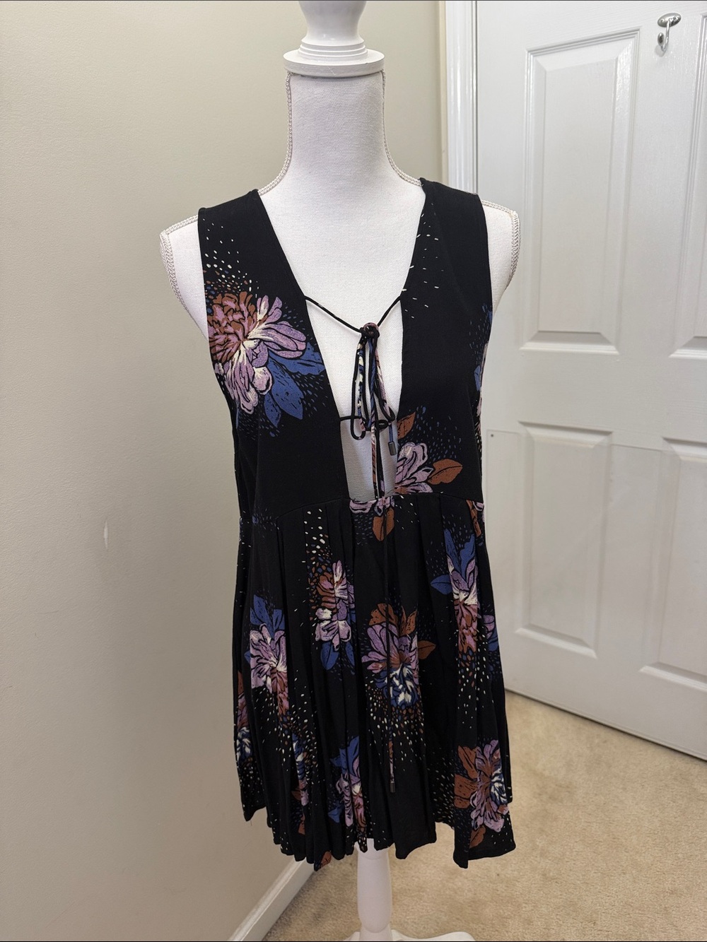 Floral Tie-Front Black Women’s Dress